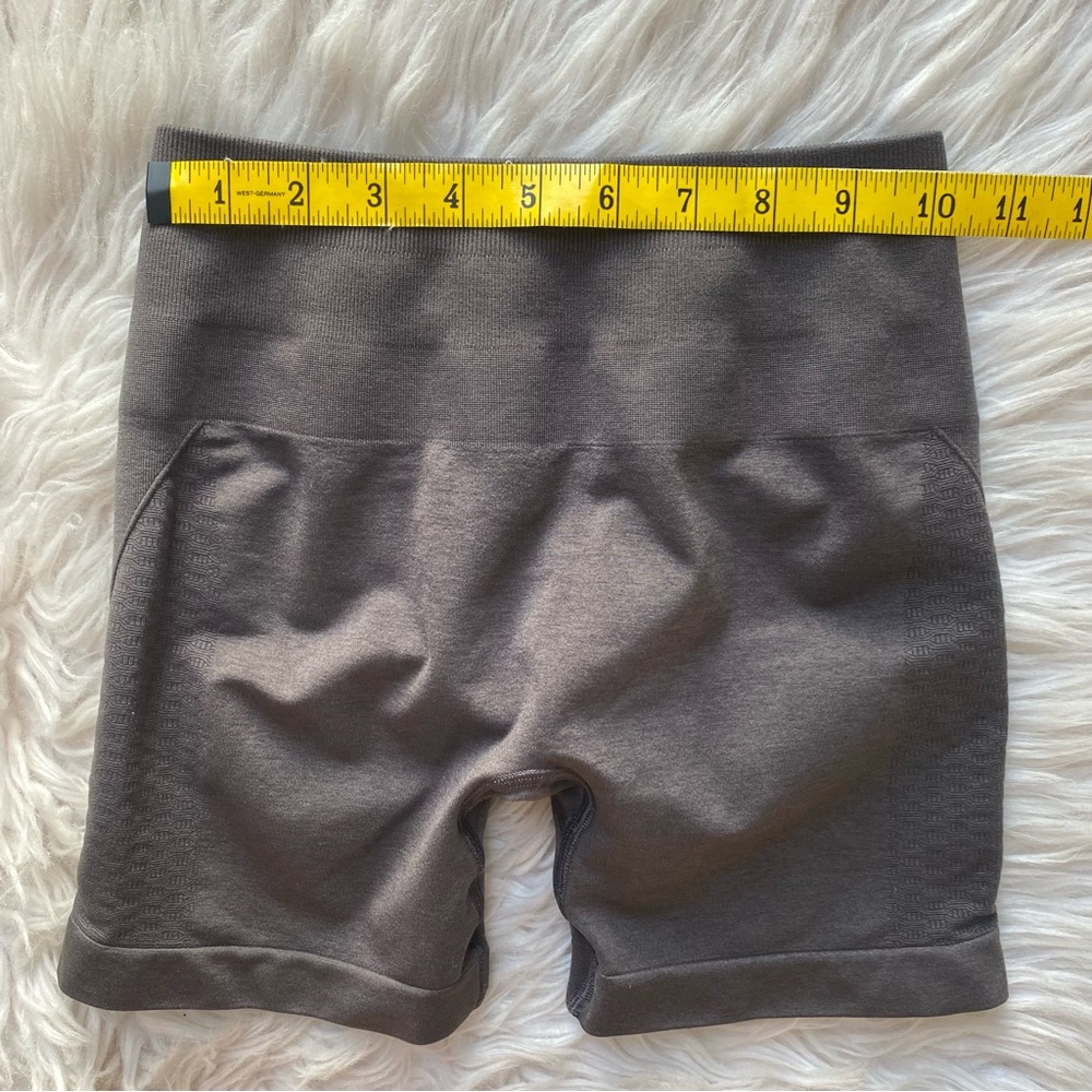 Alphalete Amplify Contour Short 5” Seamless Scrunch Women’s Size Small Pewter - Picture 3 of 12